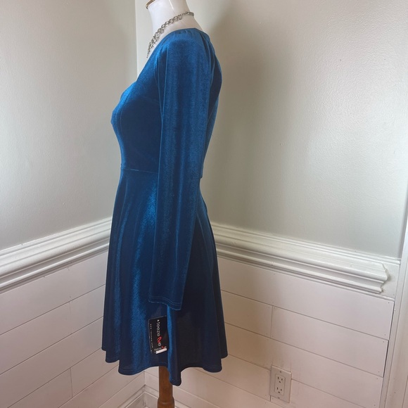 Teeze Me Crushed Velvet Dress 5 (jr) FREE SHIP - Picture 2 of 4